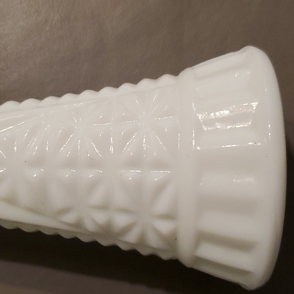 Vintage Milk Glass Bud Vase Quilted Diamond Pattern - Picture 6 of 8